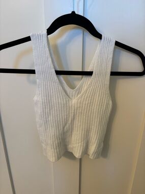 Women's White Ribbed V-Neck Tank Top